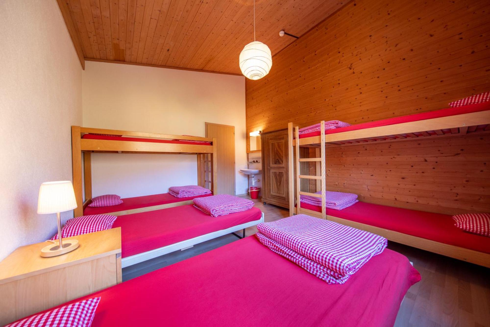 Simons Herberge Meiringen Exterior foto